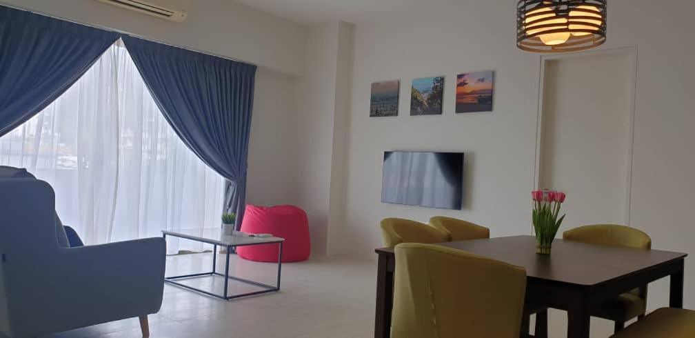 By The Sea Suites - Managed By Sdb Host Batu Ferringhi Exterior foto