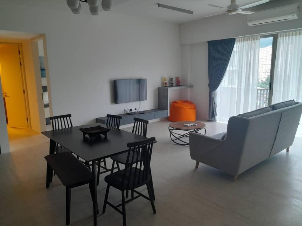 By The Sea Suites - Managed By Sdb Host Batu Ferringhi Exterior foto